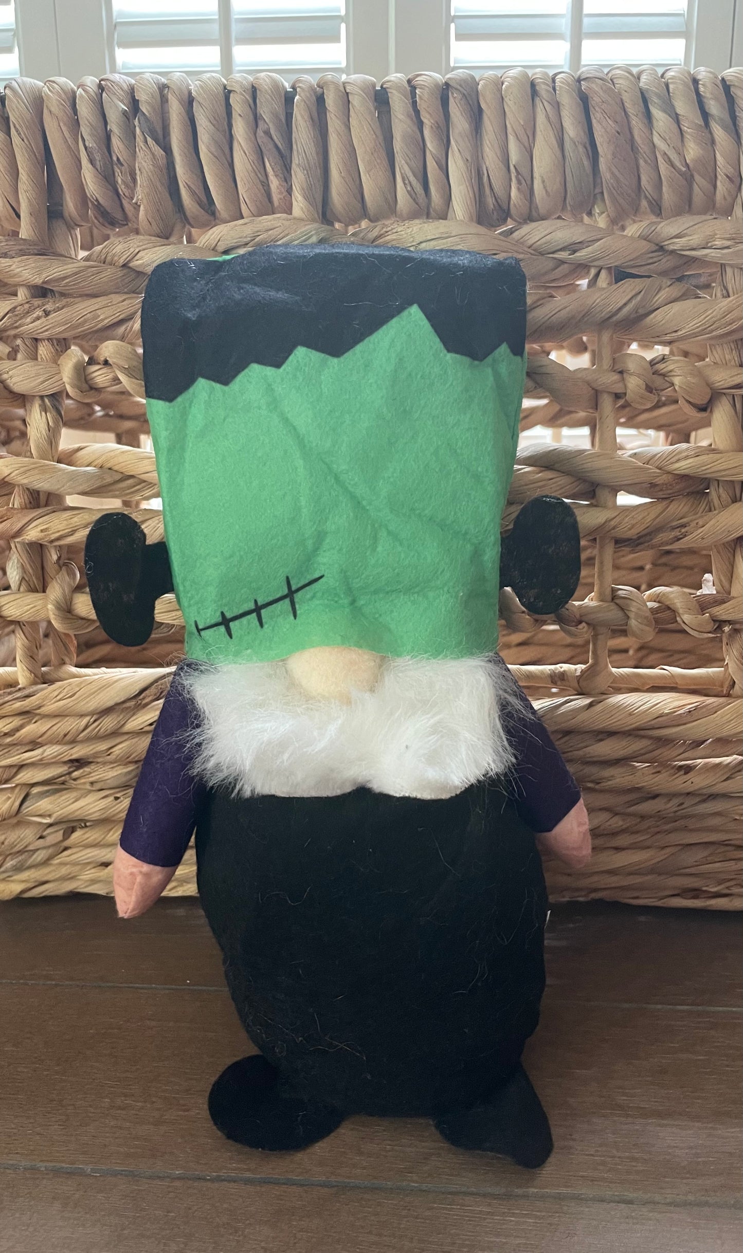 Halloween: Customizable Tall Gnome