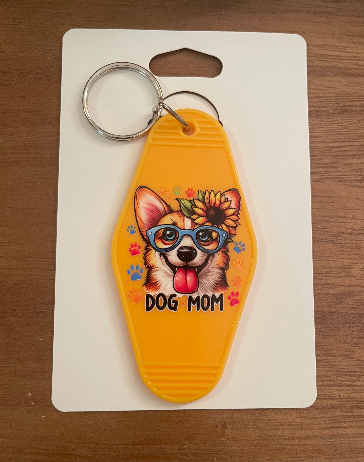Hotel Keychain: Dog Mom