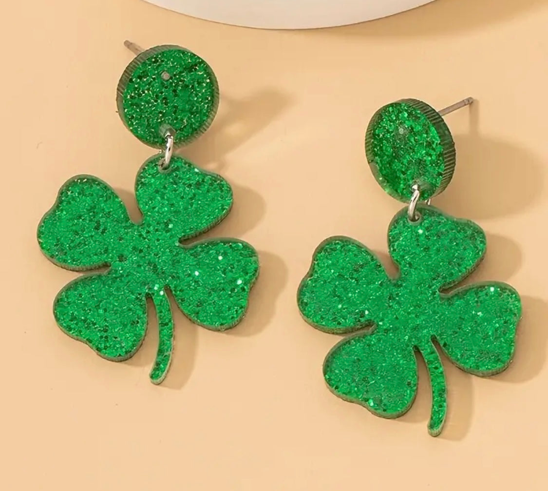 Earrings: Shamrocks (Green Circle)