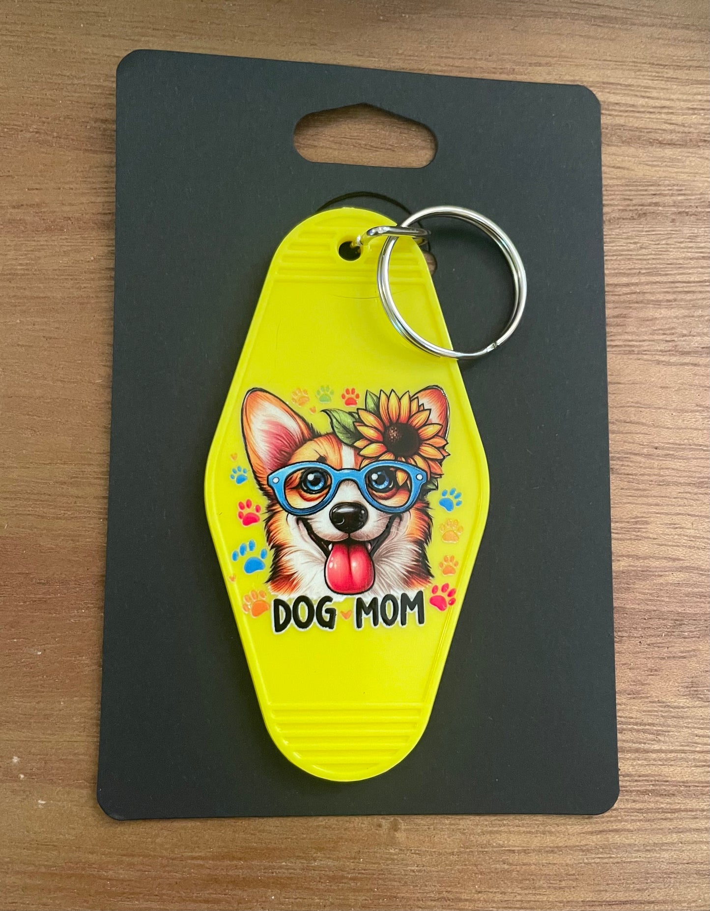 Hotel Keychain: Dog Mom