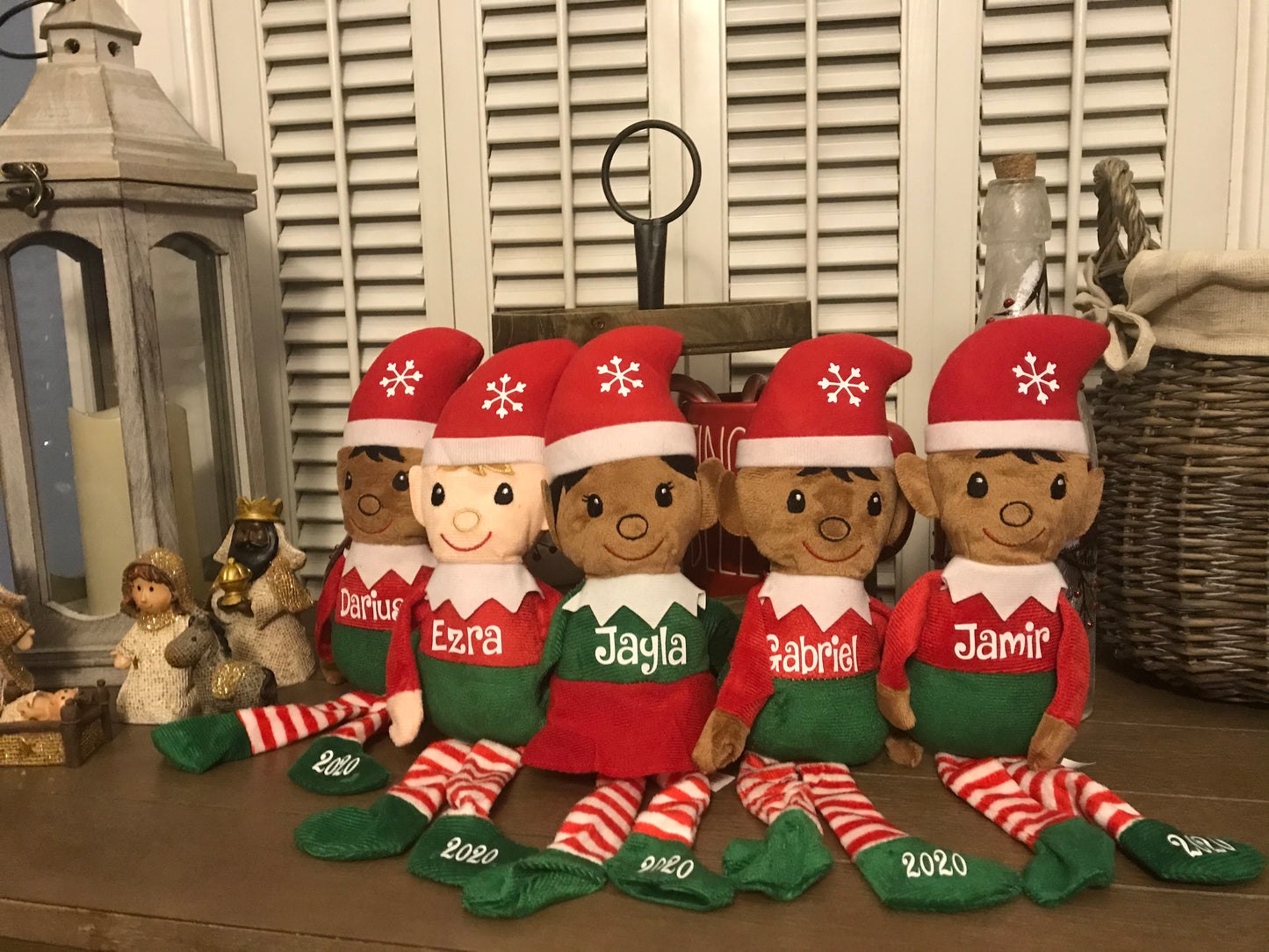 Christmas: Customizable Medium Skin Tone Elf