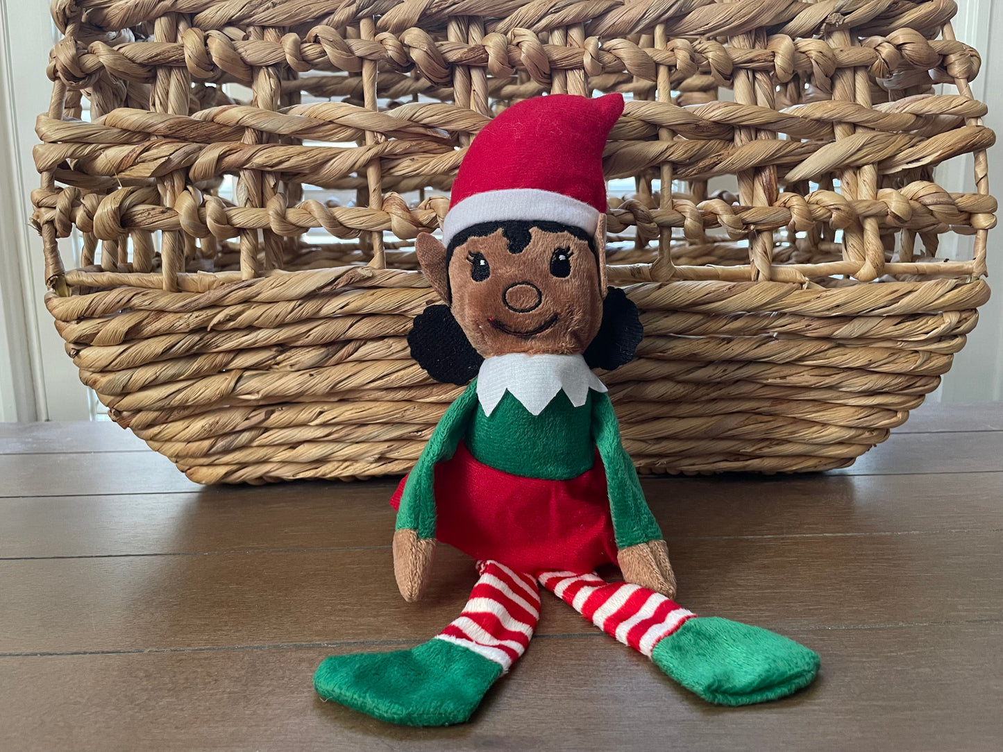 Christmas: Customizable Medium Skin Tone Elf