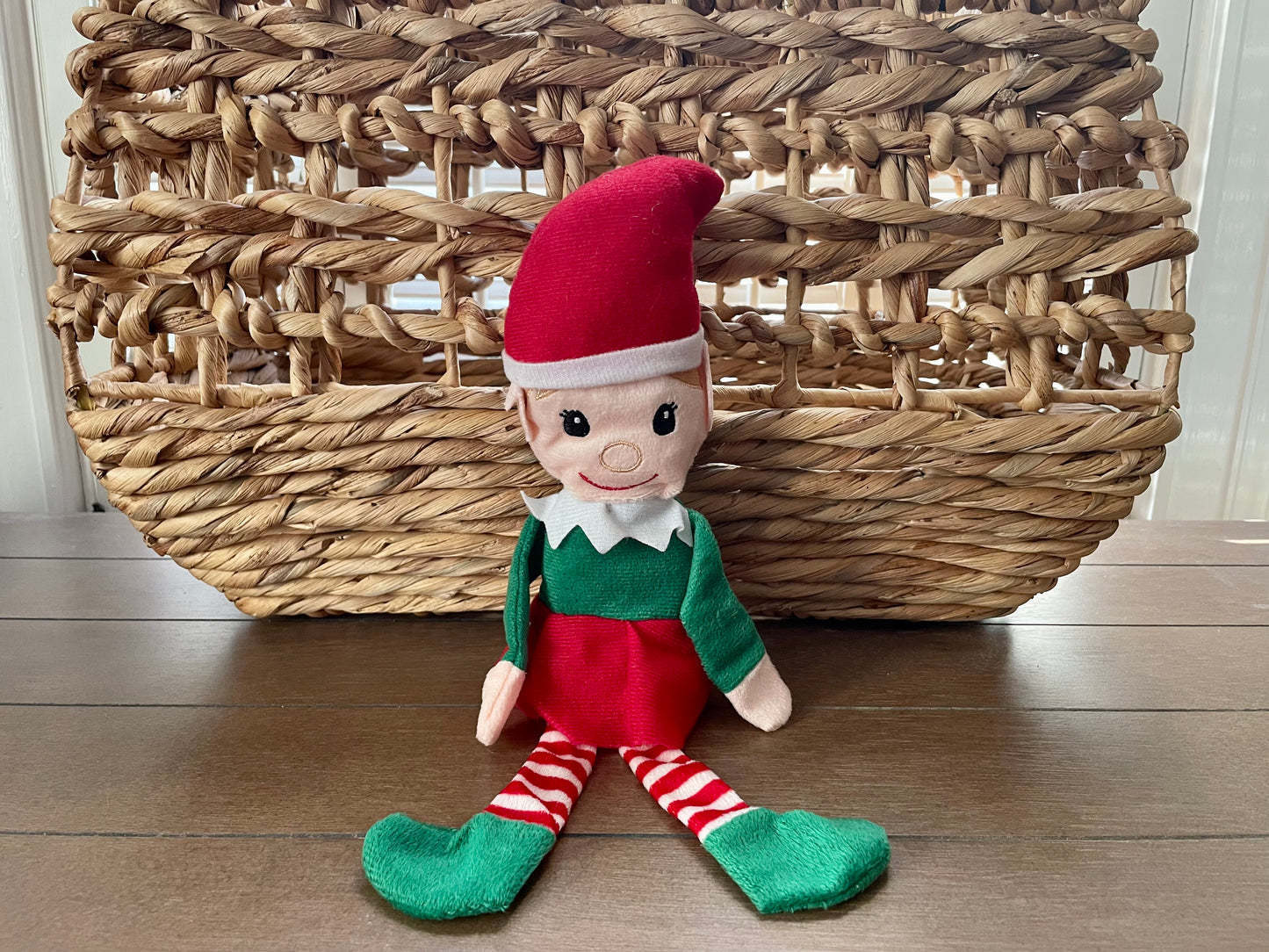 Christmas: Customizable Fair Skin Tone Elf